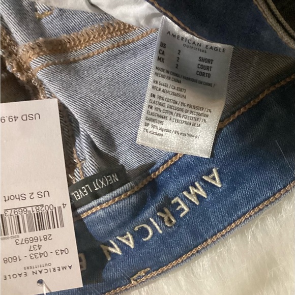 American Eagle Hi Rise size 2 short NWT - Picture 3 of 4